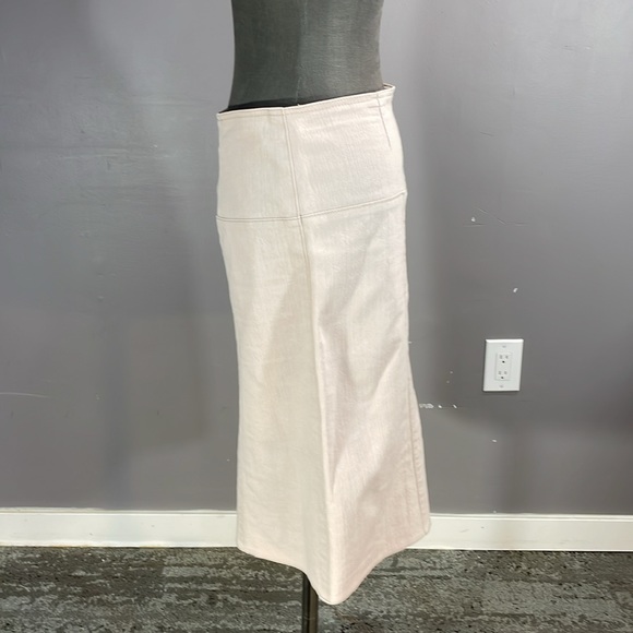 Serged stretchy casual skirt in light peachy pink large - Picture 2 of 12
